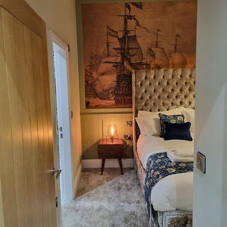 The Resolution Hotel Whitby Bagian luar foto