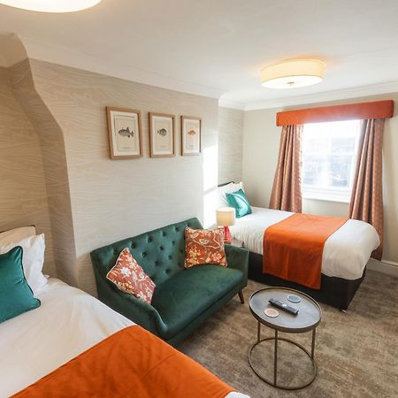 The Resolution Hotel Whitby Bagian luar foto