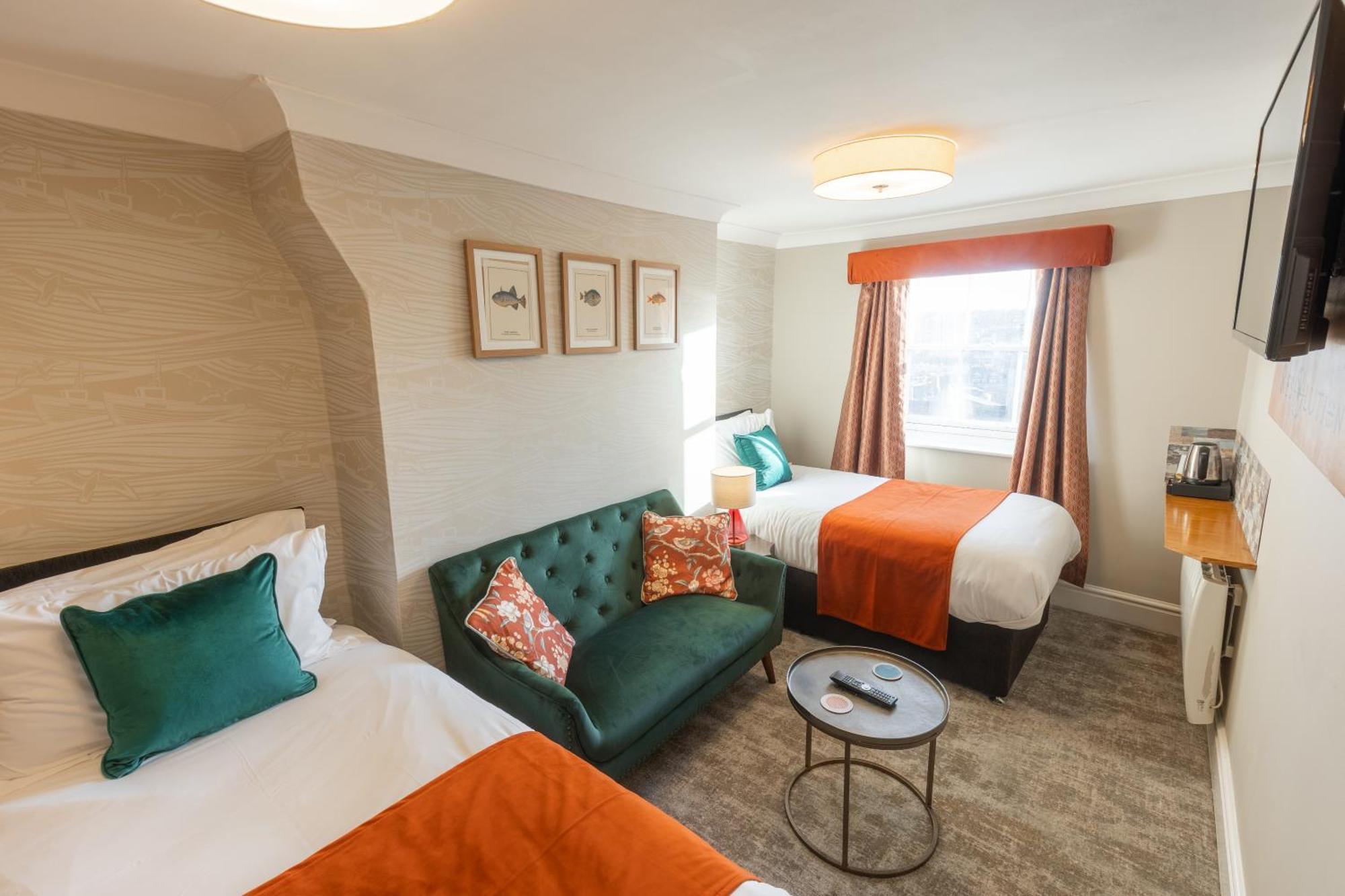 The Resolution Hotel Whitby Bagian luar foto