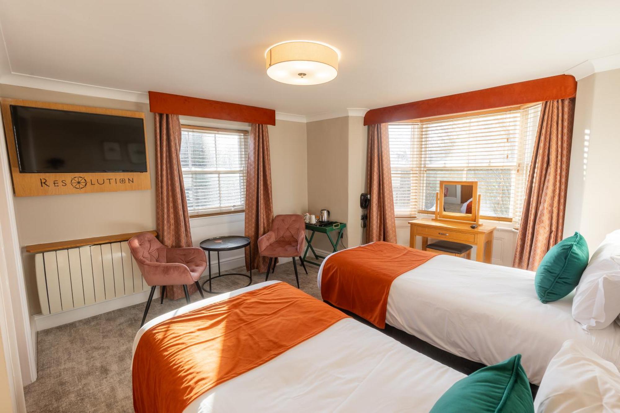 The Resolution Hotel Whitby Bagian luar foto